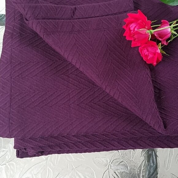 NEW. 100% cotton blanket. Size King. - Picture 4 of 5